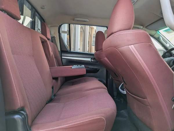 DIESEL Toyota Hilux Double Cab GLX AWD 2020 - GCC Specs - Well Maintained