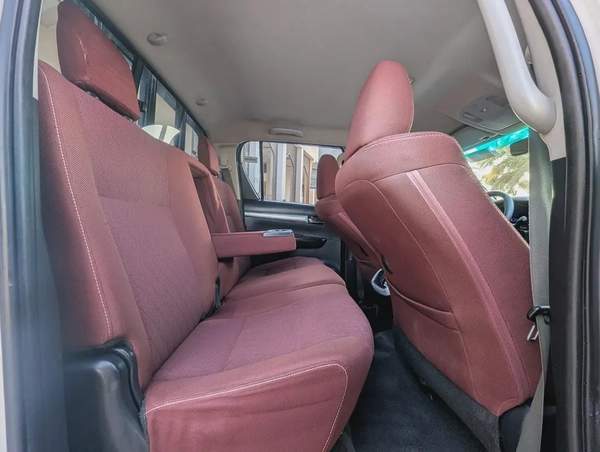 DIESEL Toyota Hilux Double Cab GLX AWD 2020 - GCC Specs - Well Maintained