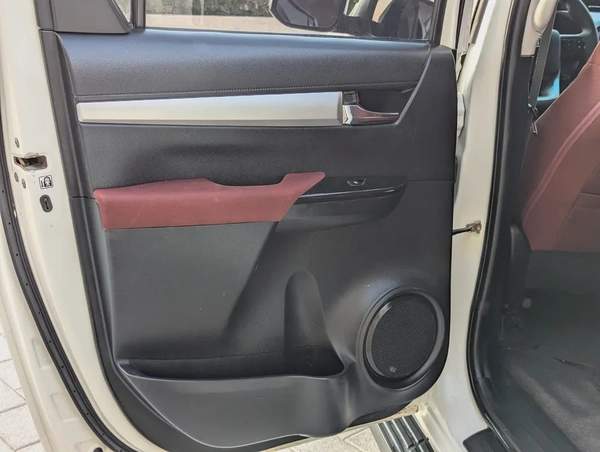 DIESEL Toyota Hilux Double Cab GLX AWD 2020 - GCC Specs - Well Maintained