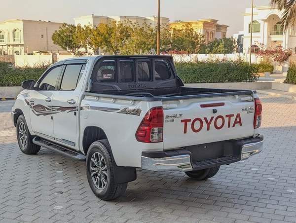 DIESEL Toyota Hilux Double Cab GLX AWD 2020 - GCC Specs - Well Maintained