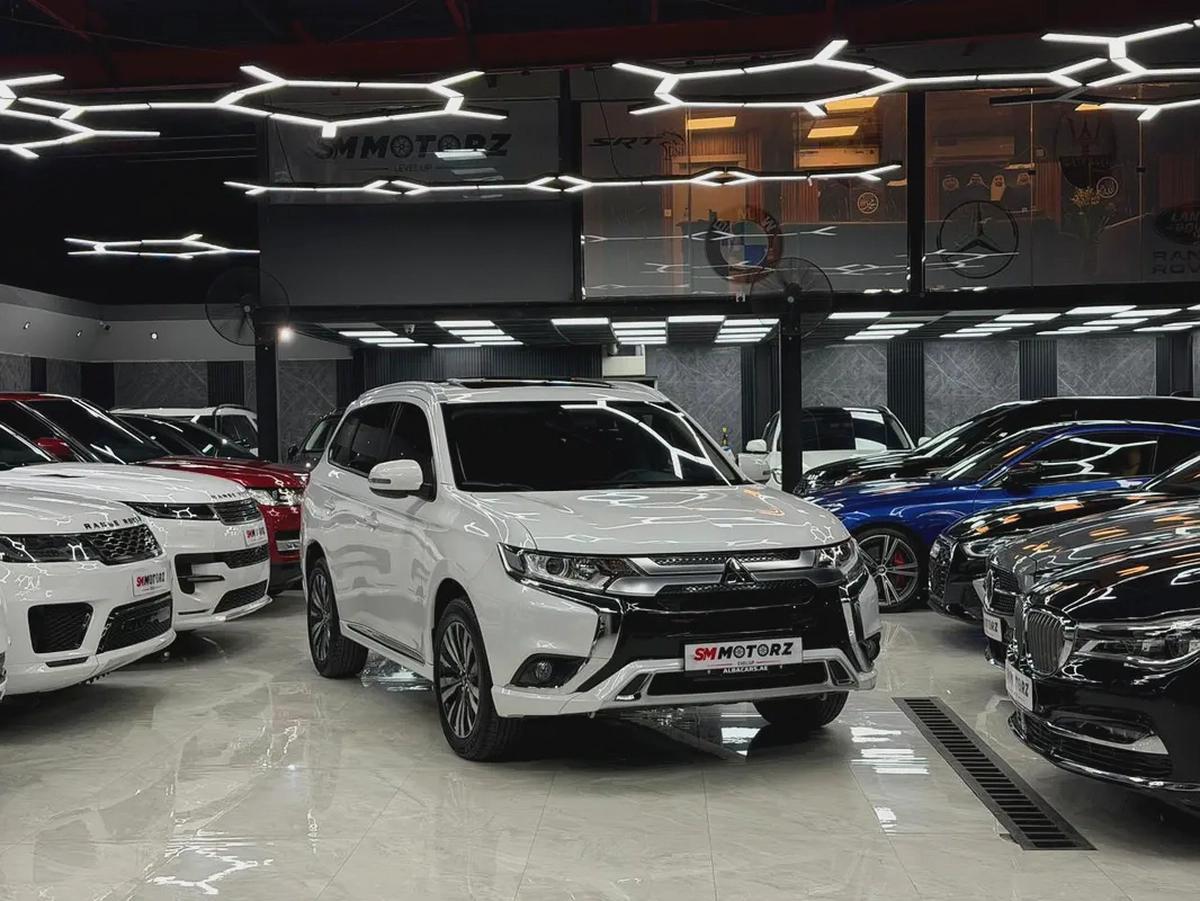 Sunroof and Leather | Original Paint | Limited Edition | Low kms-1-1