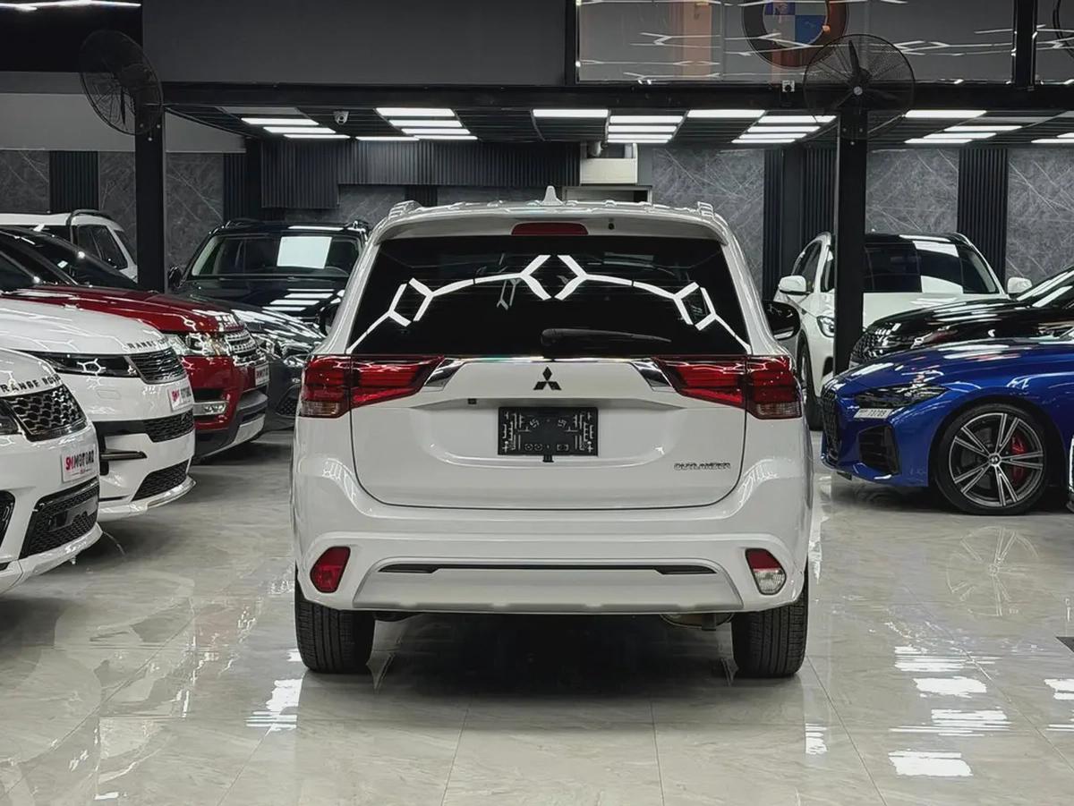 Sunroof and Leather | Original Paint | Limited Edition | Low kms-5-5