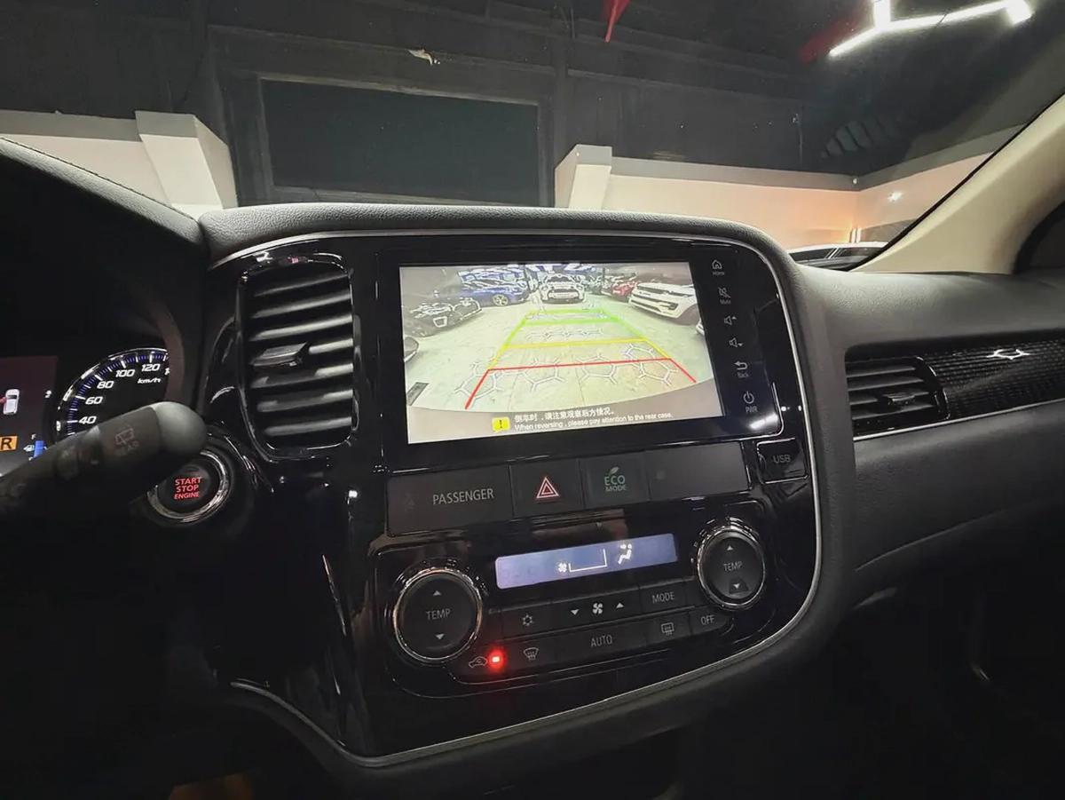 Sunroof and Leather | Original Paint | Limited Edition | Low kms-12-12