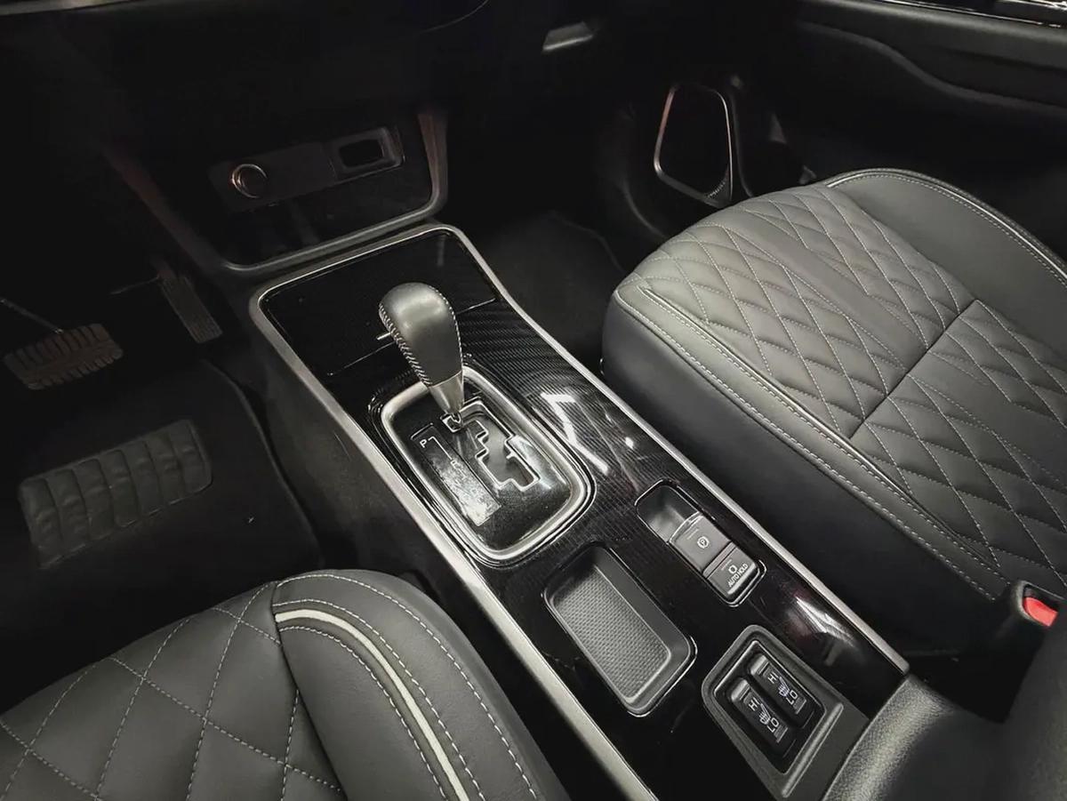 Sunroof and Leather | Original Paint | Limited Edition | Low kms-13-13