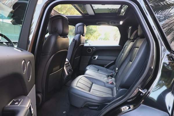 Range Rover Sport -2020-142000KM-GCC SPECS-EXCELLENT CONDITION SVR KIT at agency fix