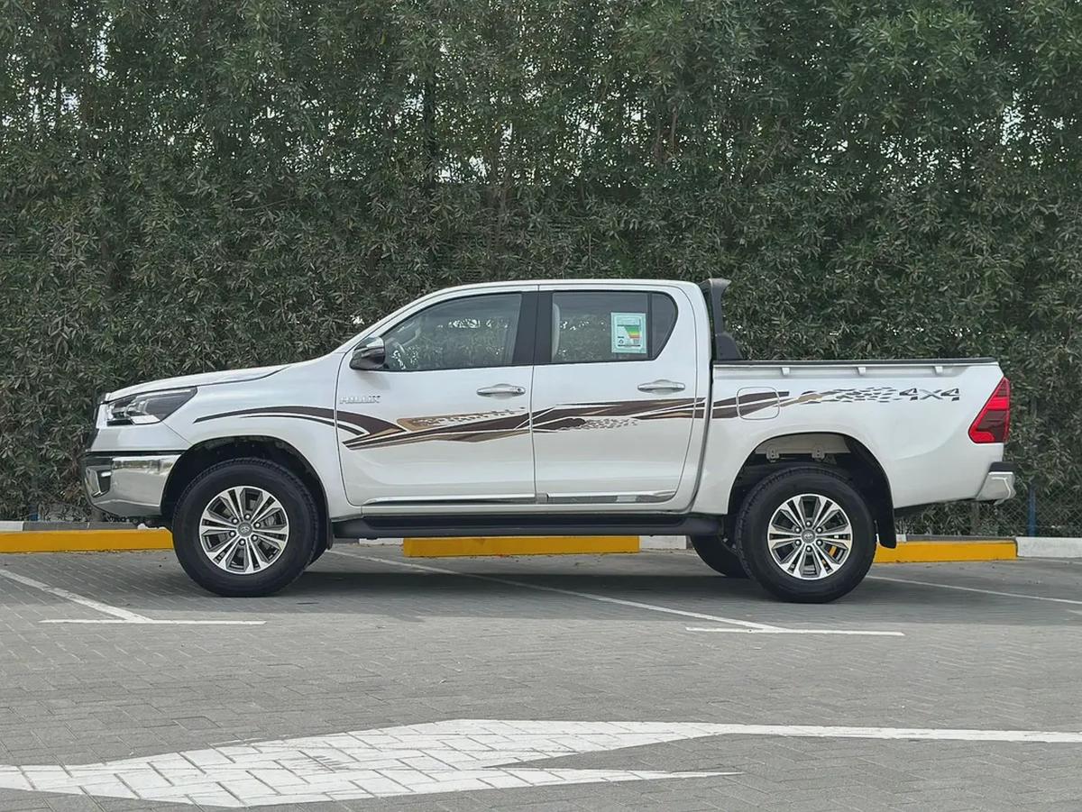 Toyota Hilux / GCC/4WD / 2,7 petrol /Double Cab-3-3