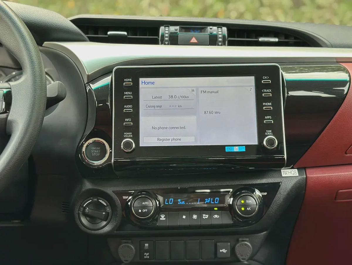 Toyota Hilux / GCC/4WD / 2,7 petrol /Double Cab-11-11