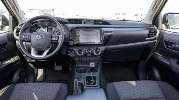 Toyota Hilux HILUX 2.4L AT