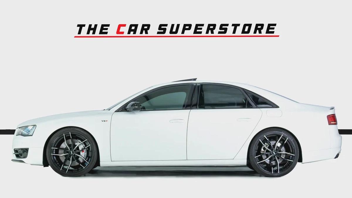 Audi S8-GCC-V8 Twin Turbo-AUDI Exclusive Interior Trim-22 Inch Rims-Very Well Maintained-4-4