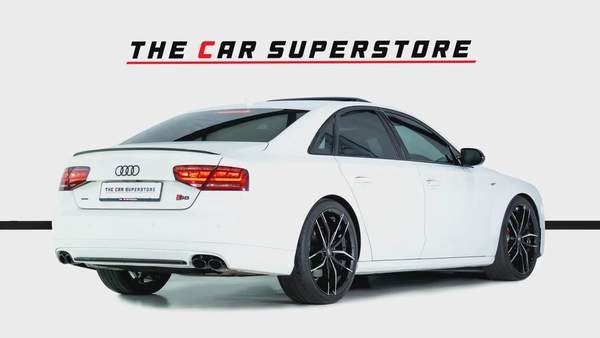 Audi S8-GCC-V8 Twin Turbo-AUDI Exclusive Interior Trim-22 Inch Rims-Very Well Maintained