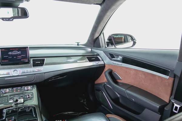 Audi S8-GCC-V8 Twin Turbo-AUDI Exclusive Interior Trim-22 Inch Rims-Very Well Maintained