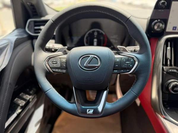 Lexus LX600 Fsport 3.5L twin turbo Model 2026