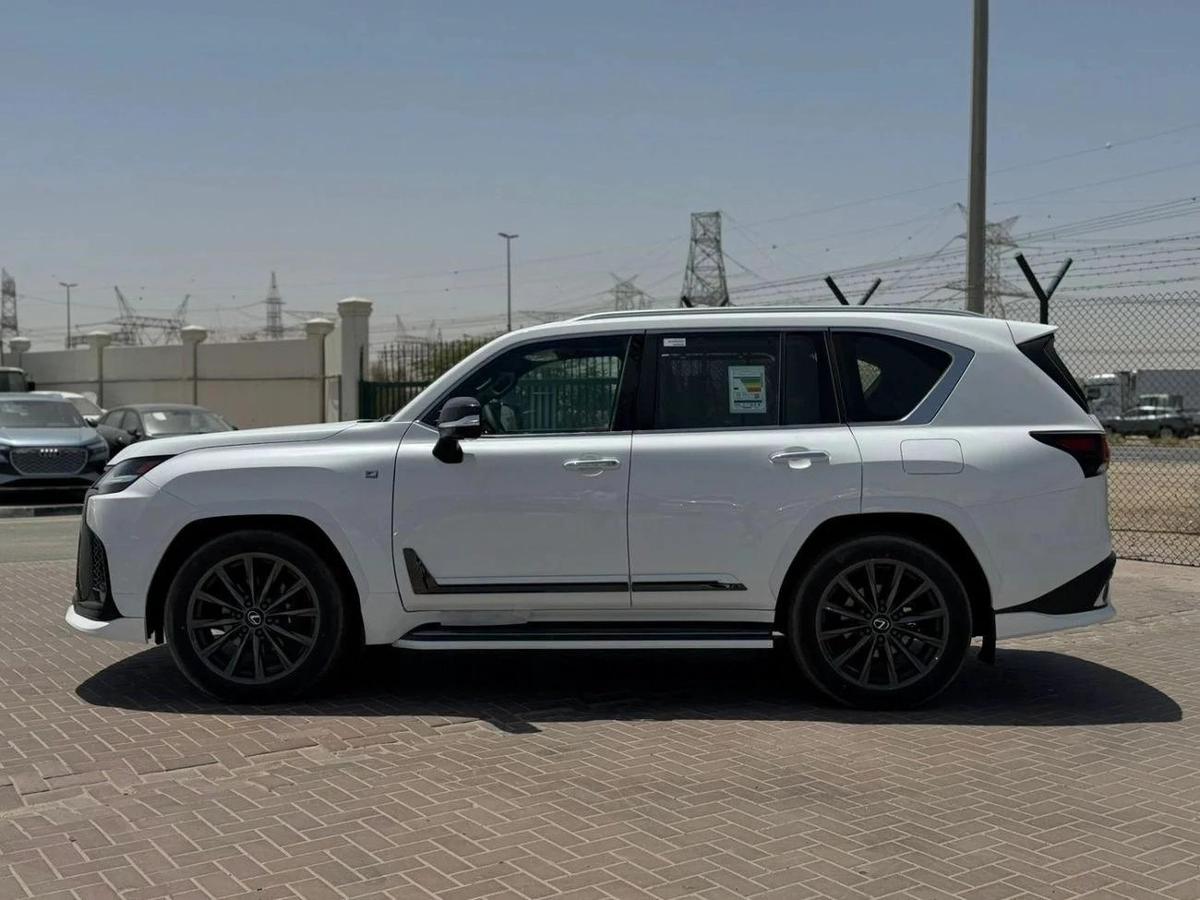 Lexus LX600 Fsport 3.5L twin turbo Model 2026-7-7