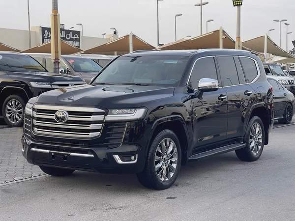 2023 Toyota Land Cruiser VXR - GCC Specs - Pristine Condition