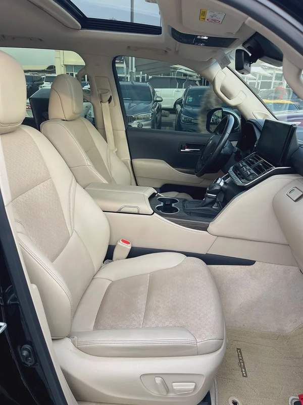 2023 Toyota Land Cruiser VXR - GCC Specs - Pristine Condition