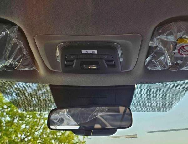 Toyota Corolla Cross HYBRID ELITE / SUNROOF / FABRIC SEATS / 2.0L V4 PETROL (CODE # CRCHC)