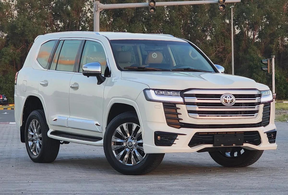 Toyota Land Cruiser GXR V6 2015 - GCC Specs - Reliable and Ready for Adventure-1-1