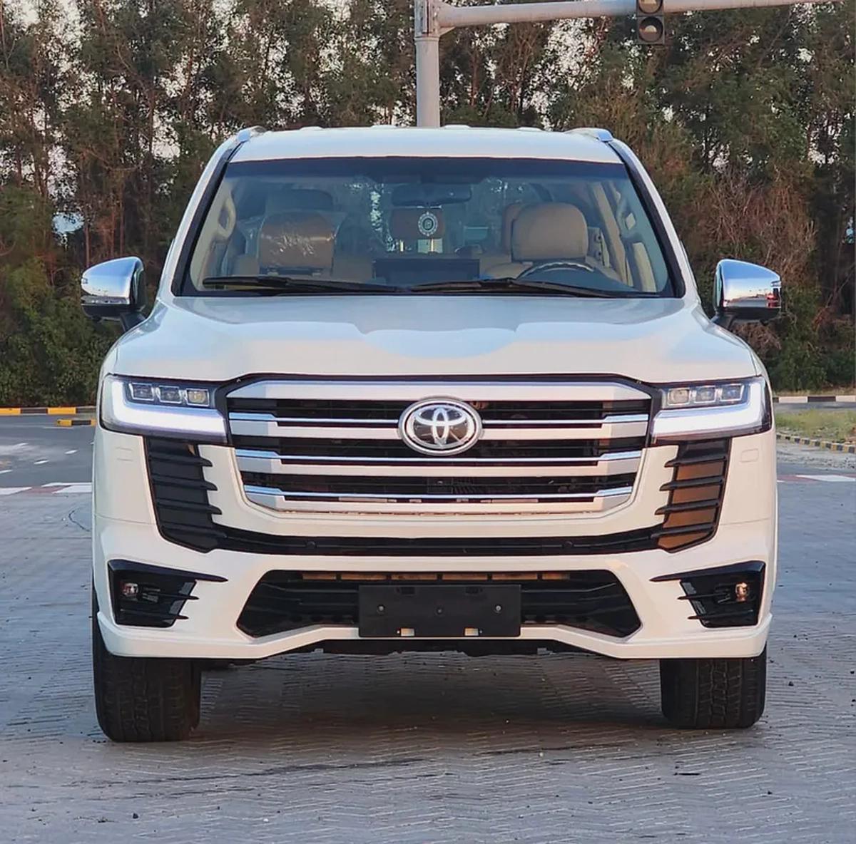 Toyota Land Cruiser GXR V6 2015 - GCC Specs - Reliable and Ready for Adventure-2-2