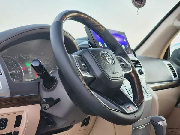 Toyota Land Cruiser GXR V6 2015 - GCC Specs - Reliable and Ready for Adventure