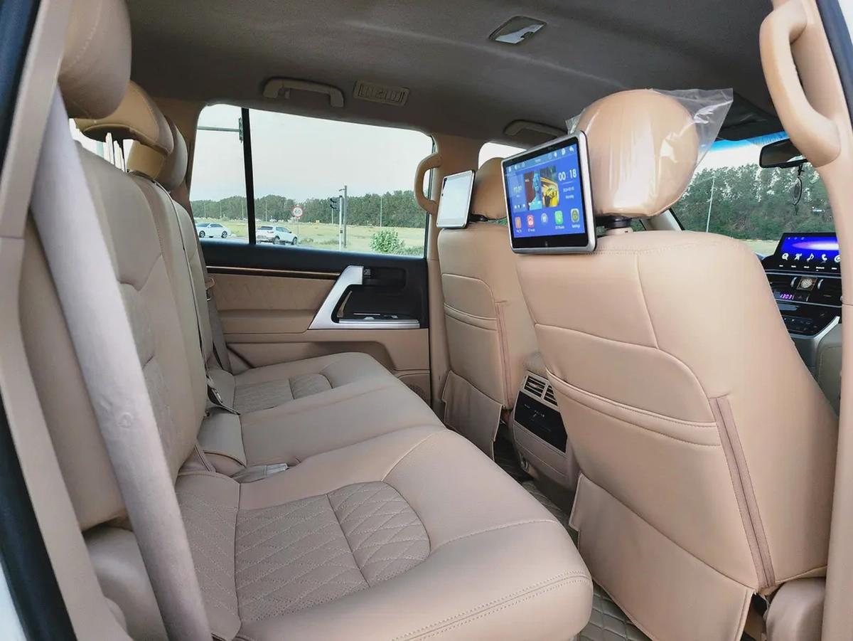 Toyota Land Cruiser GXR V6 2015 - GCC Specs - Reliable and Ready for Adventure-13-13