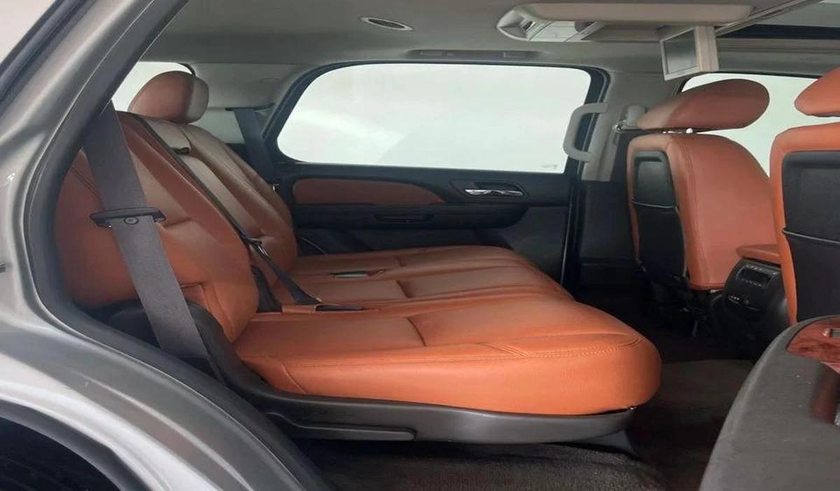 Chevrolet Tahoe LTZ 5.3L-8CYL - SUNROOF LEATHER SEATS EXCELLENT CONDITION -10-10