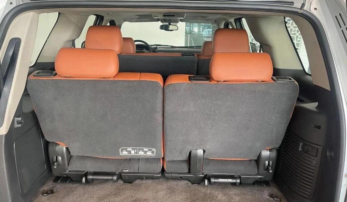 Chevrolet Tahoe LTZ 5.3L-8CYL - SUNROOF LEATHER SEATS EXCELLENT CONDITION -2-2