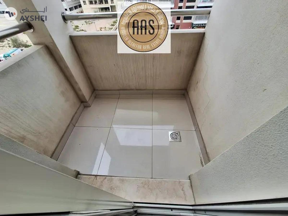 Specious studio with All Facilities in 35k-4-4