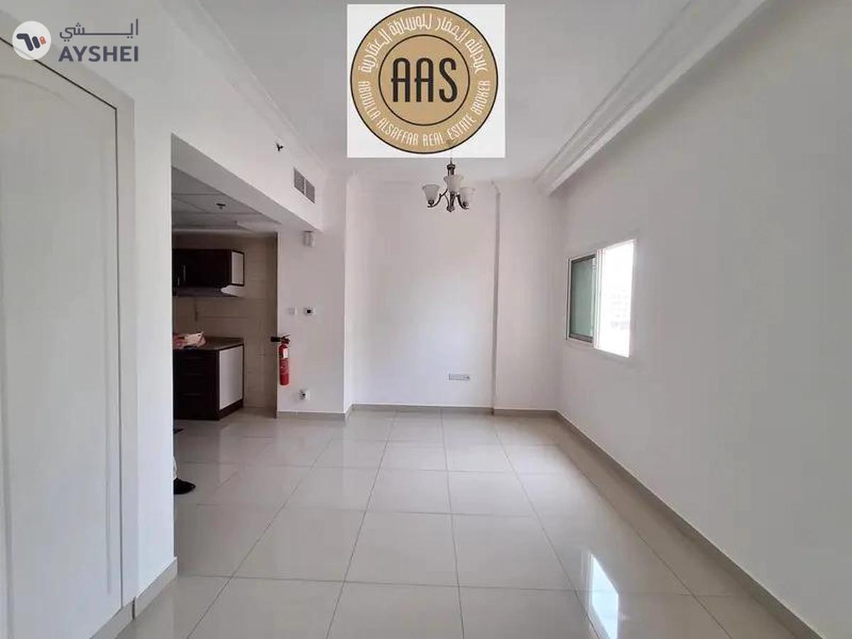 Specious studio with All Facilities in 35k-5-5