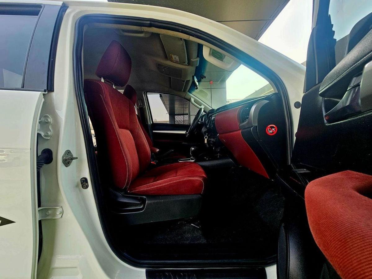 Toyota Hilux SR5 PATROL/ AUTOMATIC/ AUTO WINDOWS/ WIDE BODY/ LOW MILEAGE-9-9