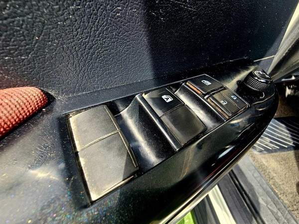 Toyota Hilux SR5 PATROL/ AUTOMATIC/ AUTO WINDOWS/ WIDE BODY/ LOW MILEAGE