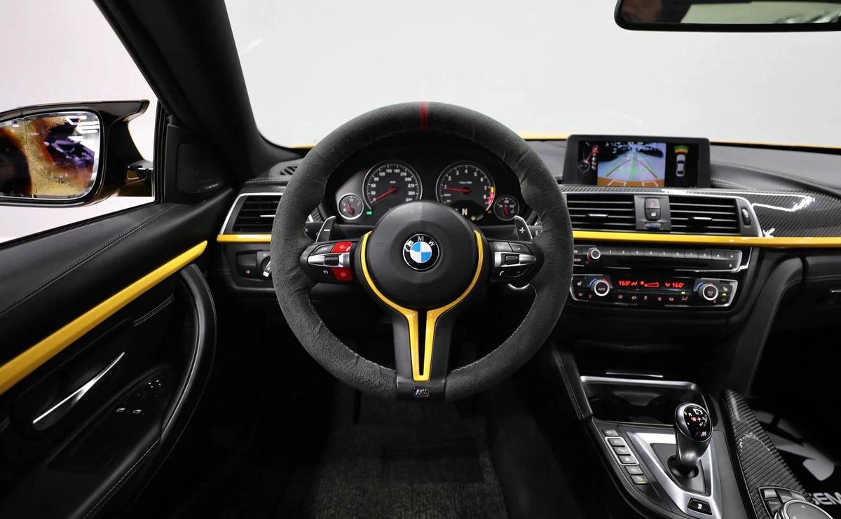 425 Hp | Full Option | Under Warranty Till 2026 | Free Insurance and Registration-9-9