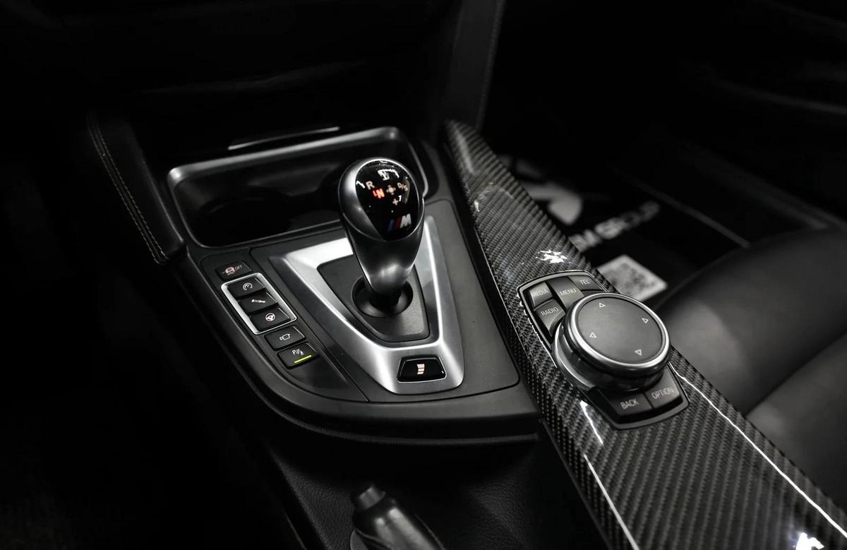 425 Hp | Full Option | Under Warranty Till 2026 | Free Insurance and Registration-1-1