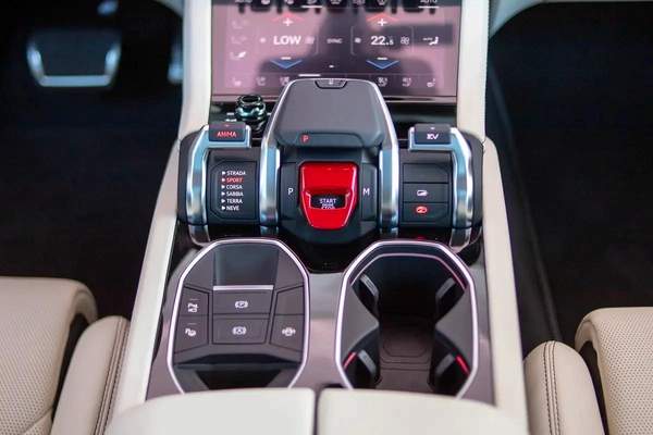 Lamborghini Urus SE | 2025 | 1,200km | Under warranty