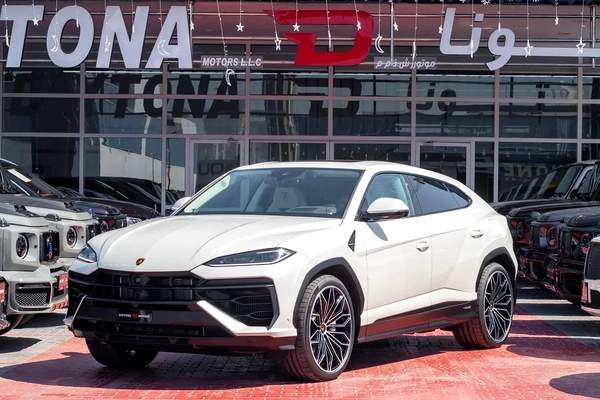 Lamborghini Urus SE | 2025 | 1,200km | Under warranty