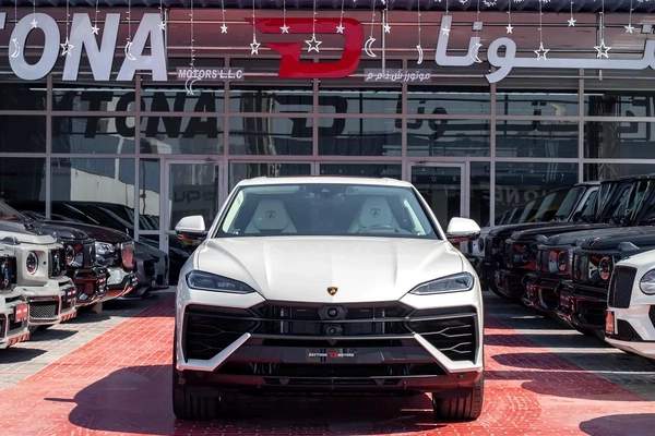 Lamborghini Urus SE | 2025 | 1,200km | Under warranty