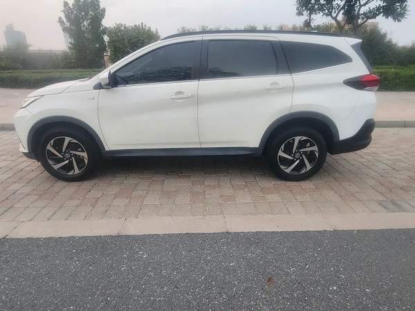 7 Seater Toyota Rush GX 2019 - GCC Specs - Push Start Full service history Al Futtaim