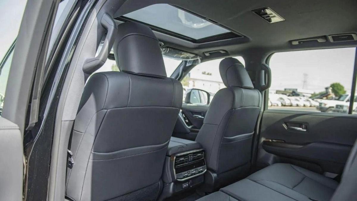 Toyota Land Cruiser Toyota Land Cruiser VX 4.0L petrol 2025-13-13