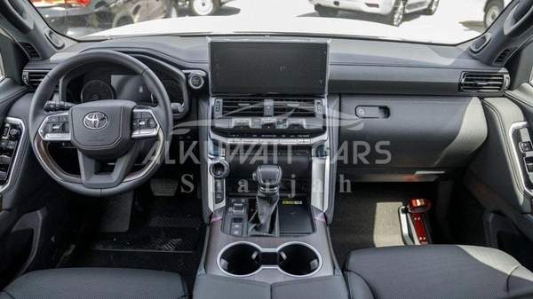 Toyota Land Cruiser VX 3.3L