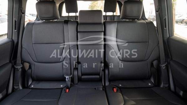 Toyota Land Cruiser VX 3.3L