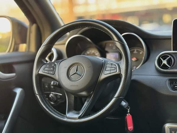 WARRANTY TILL JUNE 2027 / X 250 DIESEL FULL OPTION