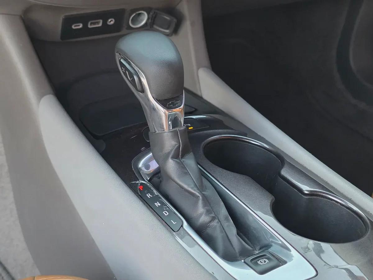 Chevrolet Malibu 2022-17-17