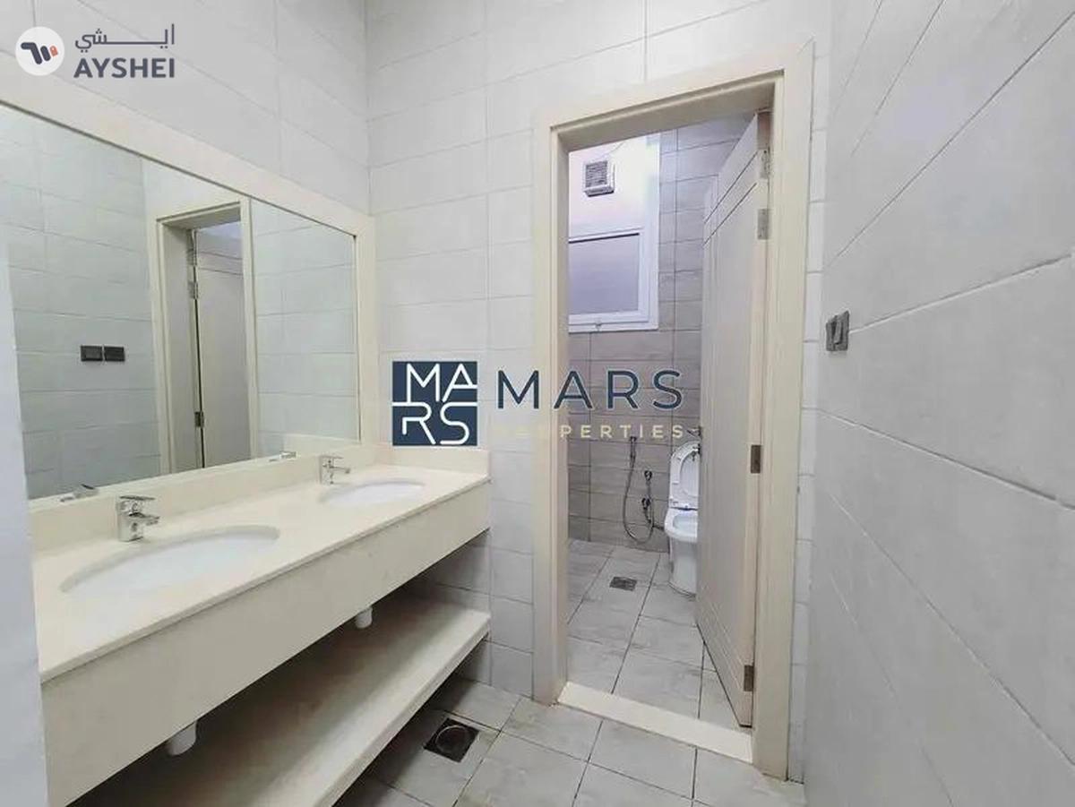 "Spacious 4-Bedroom Master with Majlis in Hoshi for 160K"-8-8