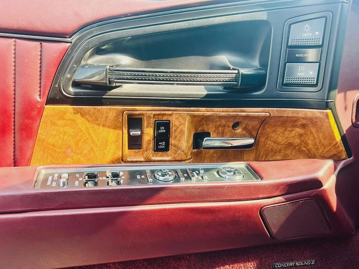 BUICK PARK AVENUE - 1993 - CLEAN CAR FRESH JAPAN IMPORT-12-12
