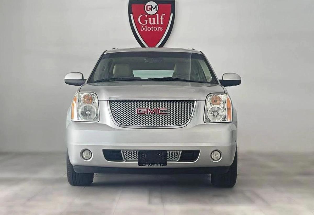 GMC Yukon XL 5.3L-8CYL SUNROOF EXCELLENT CONDITION-8-8