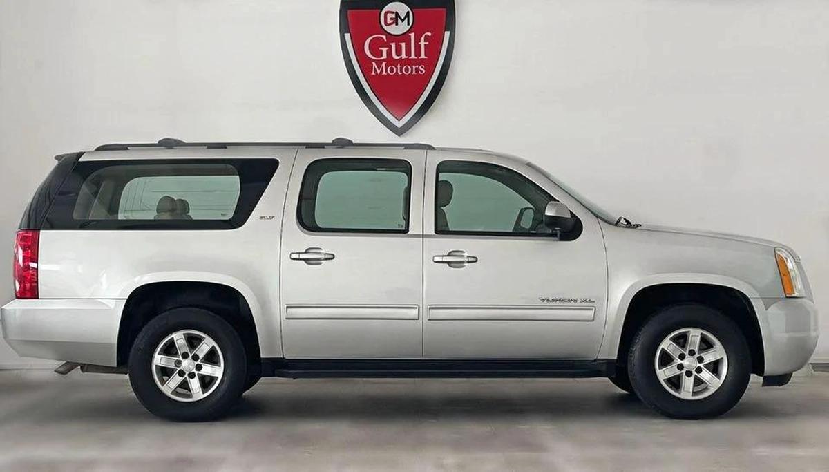 GMC Yukon XL 5.3L-8CYL SUNROOF EXCELLENT CONDITION-7-7