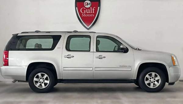 GMC Yukon XL 5.3L-8CYL SUNROOF EXCELLENT CONDITION