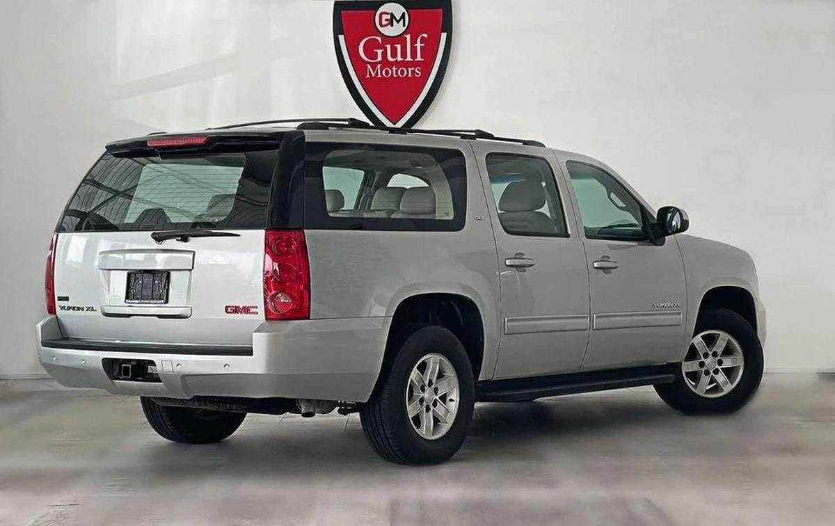 GMC Yukon XL 5.3L-8CYL SUNROOF EXCELLENT CONDITION-3-3