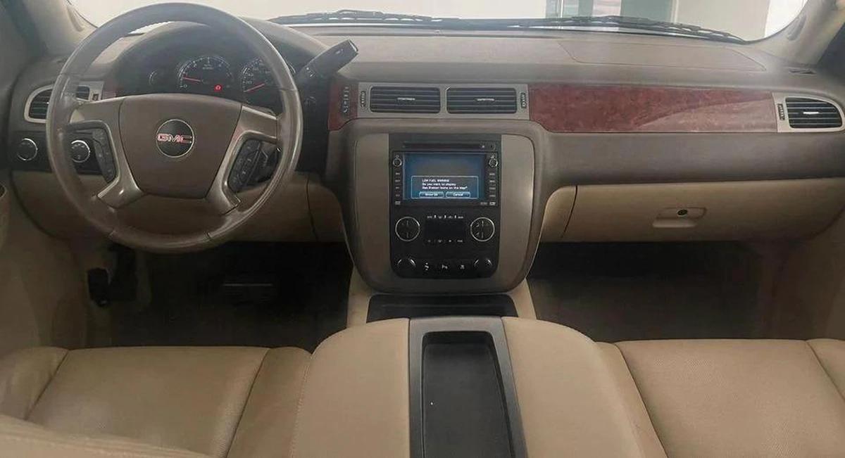 GMC Yukon XL 5.3L-8CYL SUNROOF EXCELLENT CONDITION-1-1