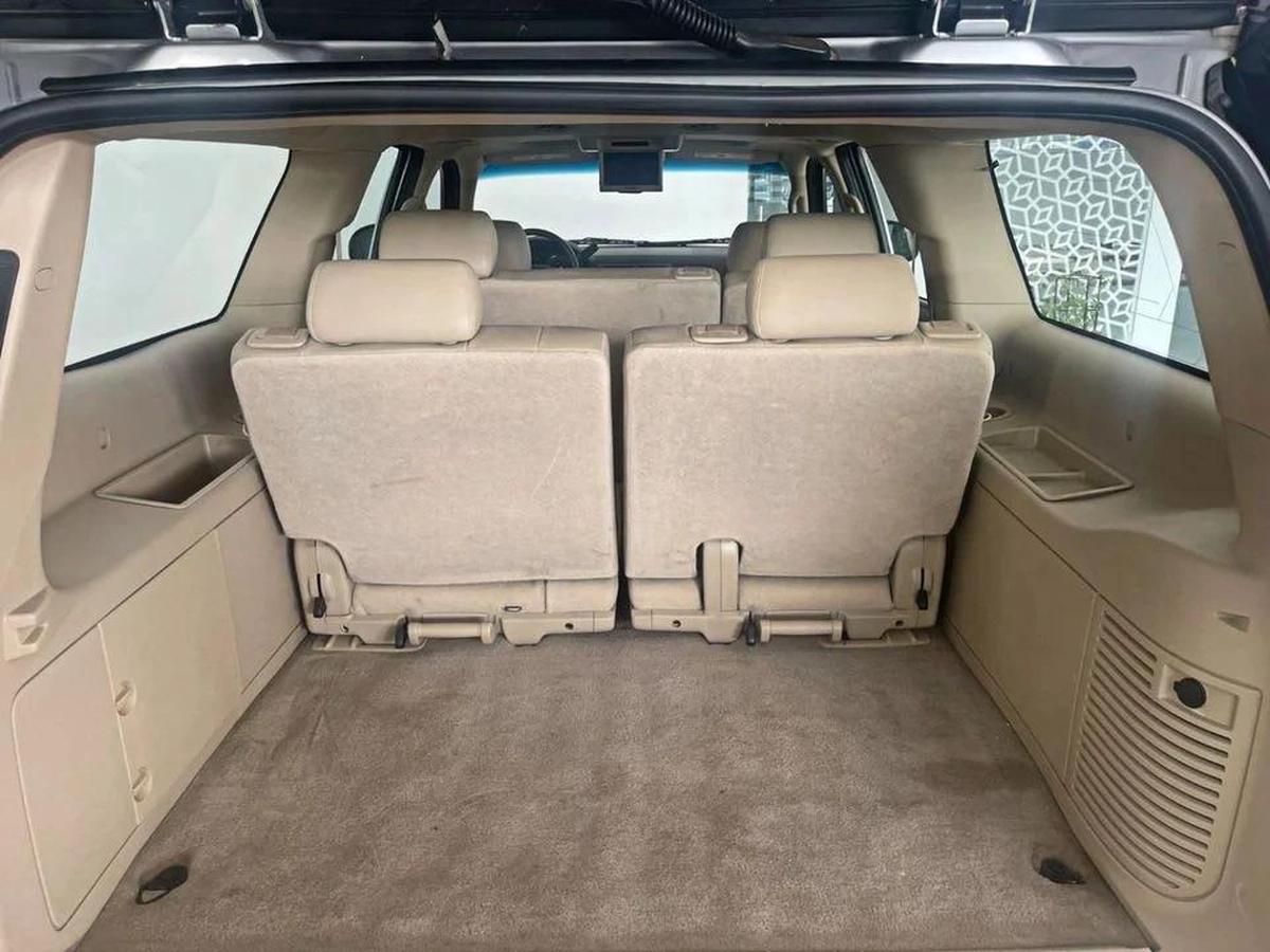 GMC Yukon XL 5.3L-8CYL SUNROOF EXCELLENT CONDITION-11-11