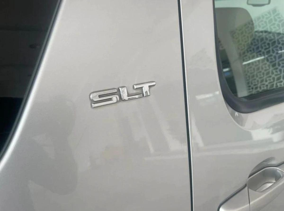 GMC Yukon XL 5.3L-8CYL SUNROOF EXCELLENT CONDITION-2-2